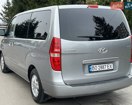 Серый Хендай H-1, объемом двигателя 2.5 л и пробегом 168 тыс. км за 17300 $, фото 12 на Automoto.ua