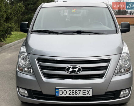 Серый Хендай H-1, объемом двигателя 2.5 л и пробегом 168 тыс. км за 17300 $, фото 21 на Automoto.ua