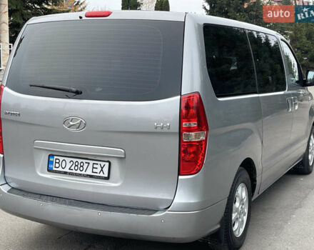 Серый Хендай H-1, объемом двигателя 2.5 л и пробегом 168 тыс. км за 17300 $, фото 11 на Automoto.ua