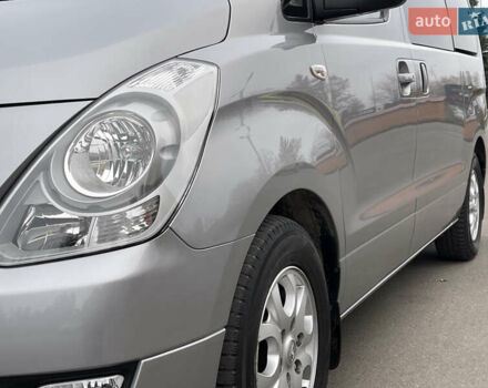 Серый Хендай H-1, объемом двигателя 2.5 л и пробегом 168 тыс. км за 17300 $, фото 10 на Automoto.ua