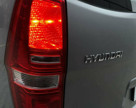 Серый Хендай H-1, объемом двигателя 2.5 л и пробегом 98 тыс. км за 21200 $, фото 21 на Automoto.ua