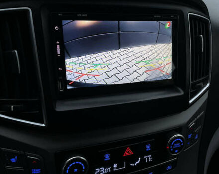 Серый Хендай H-1, объемом двигателя 2.5 л и пробегом 98 тыс. км за 21200 $, фото 16 на Automoto.ua