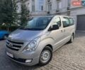 Сірий Хендай H-1, об'ємом двигуна 2.5 л та пробігом 214 тис. км за 17999 $, фото 1 на Automoto.ua