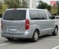 Сірий Хендай H-1, об'ємом двигуна 2.5 л та пробігом 60 тис. км за 23500 $, фото 4 на Automoto.ua