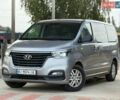 Серый Хендай H-1, объемом двигателя 2.5 л и пробегом 85 тыс. км за 23500 $, фото 1 на Automoto.ua