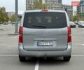 Сірий Хендай H-1, об'ємом двигуна 2.5 л та пробігом 60 тис. км за 23500 $, фото 3 на Automoto.ua
