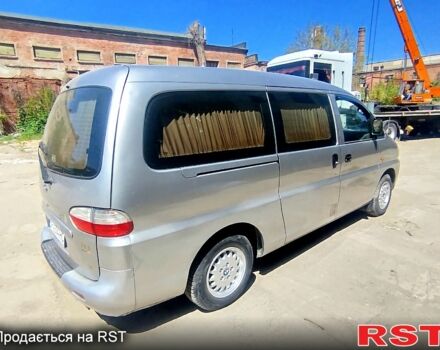 Серый Хендай H-1, объемом двигателя 2.5 л и пробегом 312 тыс. км за 5500 $, фото 6 на Automoto.ua