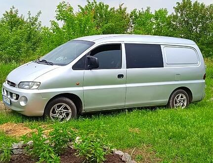 Хендай H-1 2000 в Запорожье на Automoto.ua Серый Хендай H-1, объемом двигателя 25 л и пробегом 380 тыс. км за 3000 $, фото 1 на Automoto.ua