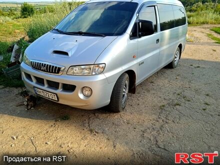 Хендай H-1 2007 у Краматорске на Automoto.ua Сірий Хендай H-1, об'ємом двигуна 2.5 л та пробігом 240 тис. км за 6500 $, фото 1 на Automoto.ua