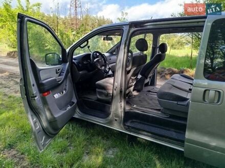 Хендай H-1 2011 в Львове на Automoto.ua Серый Хендай H-1, объемом двигателя 2.5 л и пробегом 175 тыс. км за 11200 $, фото 1 на Automoto.ua