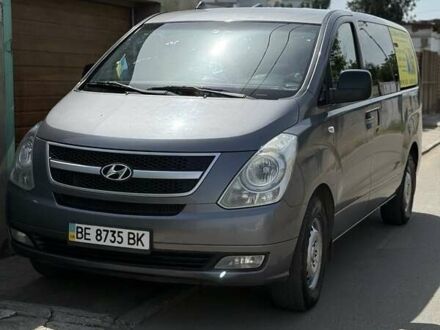 Хендай H-1 2011 в Николаеве на Automoto.ua Серый Хендай H-1, объемом двигателя 2.5 л и пробегом 175 тыс. км за 14500 $, фото 1 на Automoto.ua