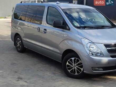 Сірий Хендай H-1, об'ємом двигуна 2.5 л та пробігом 260 тис. км за 14000 $, фото 1 на Automoto.ua