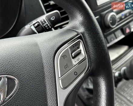 Хендай H350 2016 в Киеве на Automoto.ua Белый Хендай H350, объемом двигателя 2.5 л и пробегом 350 тыс. км за 11500 $, фото 11 на Automoto.ua