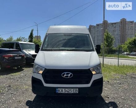 Білий Хендай H350, об'ємом двигуна 2.5 л та пробігом 325 тис. км за 12500 $, фото 1 на Automoto.ua