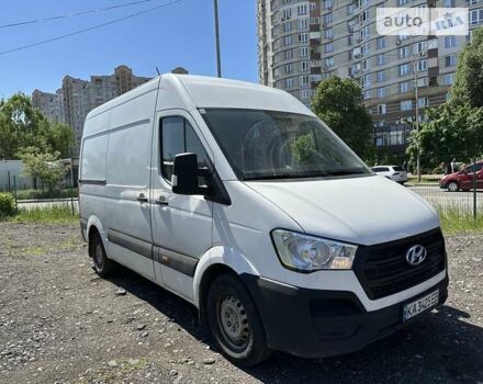 Білий Хендай H350, об'ємом двигуна 2.5 л та пробігом 325 тис. км за 12500 $, фото 2 на Automoto.ua