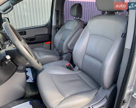 Серый Хендай H350, объемом двигателя 2.5 л и пробегом 120 тыс. км за 17500 $, фото 14 на Automoto.ua