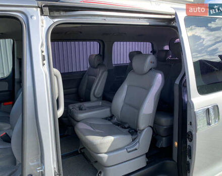 Серый Хендай H350, объемом двигателя 2.5 л и пробегом 120 тыс. км за 17500 $, фото 18 на Automoto.ua