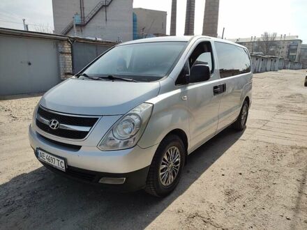 Хендай H 350 пасс. 2008 у Дніпро (Дніпропетровську) на Automoto.ua Сірий Хендай H 350 пасс., об'ємом двигуна 2.5 л та пробігом 373 тис. км за 9000 $, фото 1 на Automoto.ua