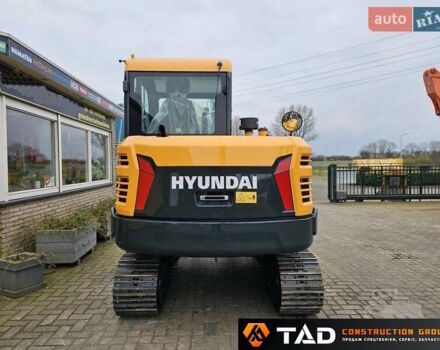 Желтый Хендай HX, объемом двигателя 0 л и пробегом 1 тыс. км за 69769 $, фото 1 на Automoto.ua