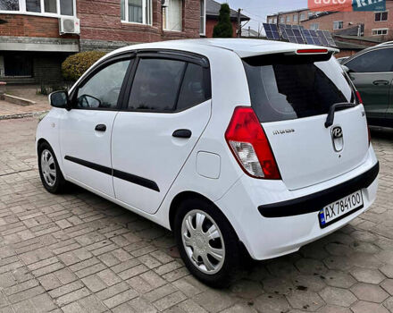 Белый Хендай и10, объемом двигателя 1.1 л и пробегом 169 тыс. км за 5800 $, фото 2 на Automoto.ua