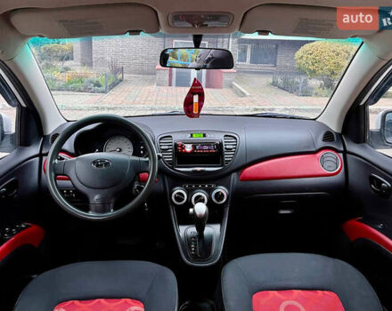 Белый Хендай и10, объемом двигателя 1.1 л и пробегом 169 тыс. км за 5800 $, фото 3 на Automoto.ua