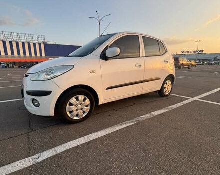 Белый Хендай и10, объемом двигателя 1.09 л и пробегом 115 тыс. км за 5400 $, фото 3 на Automoto.ua