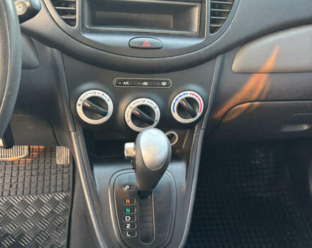 Белый Хендай и10, объемом двигателя 1.09 л и пробегом 115 тыс. км за 5400 $, фото 10 на Automoto.ua