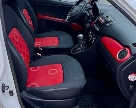 Белый Хендай и10, объемом двигателя 1.1 л и пробегом 169 тыс. км за 5800 $, фото 6 на Automoto.ua