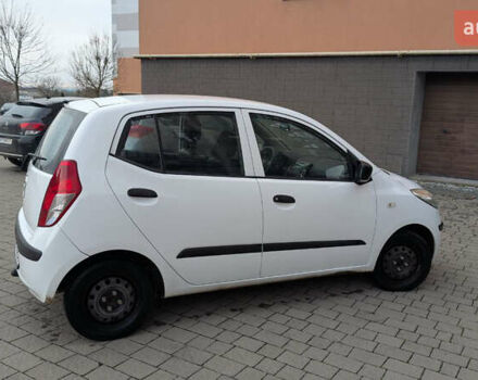 Белый Хендай и10, объемом двигателя 1.09 л и пробегом 103 тыс. км за 3900 $, фото 5 на Automoto.ua