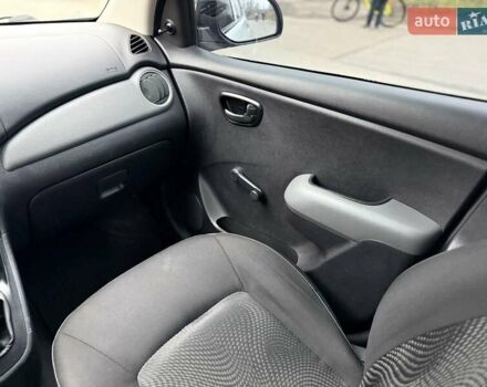 Белый Хендай и10, объемом двигателя 1.09 л и пробегом 160 тыс. км за 4500 $, фото 31 на Automoto.ua