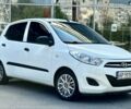 Белый Хендай и10, объемом двигателя 1.1 л и пробегом 145 тыс. км за 5600 $, фото 3 на Automoto.ua