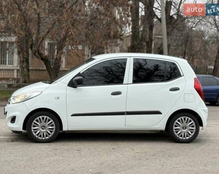 Белый Хендай и10, объемом двигателя 1.09 л и пробегом 160 тыс. км за 4500 $, фото 2 на Automoto.ua