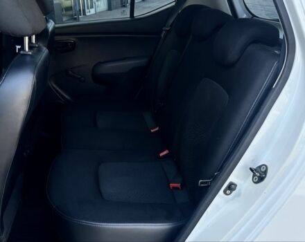 Белый Хендай и10, объемом двигателя 1.1 л и пробегом 145 тыс. км за 5600 $, фото 10 на Automoto.ua