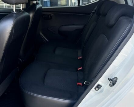 Белый Хендай и10, объемом двигателя 1.1 л и пробегом 145 тыс. км за 5600 $, фото 9 на Automoto.ua