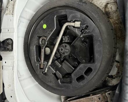 Белый Хендай и10, объемом двигателя 1.09 л и пробегом 160 тыс. км за 4500 $, фото 22 на Automoto.ua