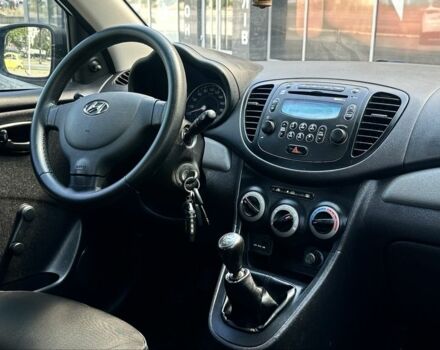 Белый Хендай и10, объемом двигателя 1.1 л и пробегом 145 тыс. км за 5600 $, фото 17 на Automoto.ua