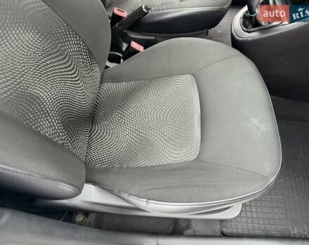 Белый Хендай и10, объемом двигателя 1.09 л и пробегом 160 тыс. км за 4500 $, фото 28 на Automoto.ua