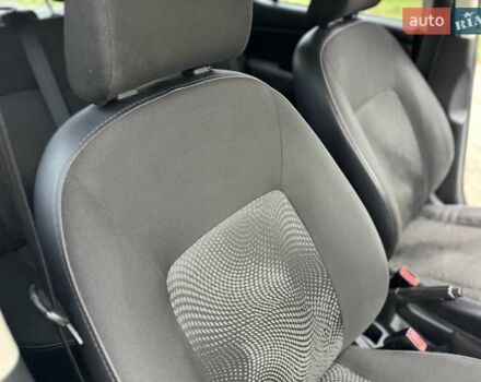 Белый Хендай и10, объемом двигателя 1.09 л и пробегом 160 тыс. км за 4500 $, фото 33 на Automoto.ua