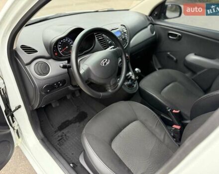 Белый Хендай и10, объемом двигателя 1.09 л и пробегом 160 тыс. км за 4500 $, фото 16 на Automoto.ua
