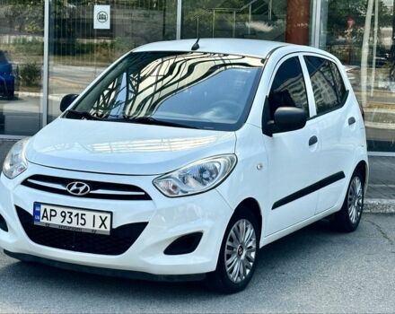 Белый Хендай и10, объемом двигателя 1.1 л и пробегом 145 тыс. км за 5600 $, фото 1 на Automoto.ua