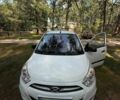 Белый Хендай и10, объемом двигателя 1.1 л и пробегом 190 тыс. км за 5500 $, фото 1 на Automoto.ua