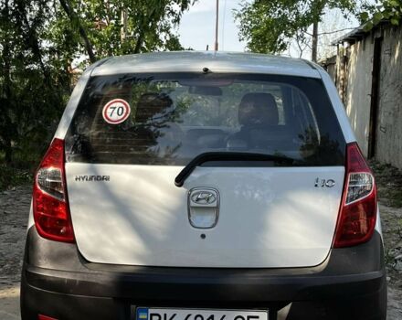 Белый Хендай и10, объемом двигателя 1.1 л и пробегом 128 тыс. км за 4500 $, фото 2 на Automoto.ua