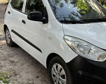 Белый Хендай и10, объемом двигателя 1.1 л и пробегом 128 тыс. км за 4500 $, фото 3 на Automoto.ua