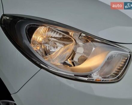 Білий Хендай і10, об'ємом двигуна 1.1 л та пробігом 87 тис. км за 5799 $, фото 17 на Automoto.ua