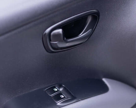 Хендай и10 2013 в Кременчуге на Automoto.ua Белый Хендай и10, объемом двигателя 1.09 л и пробегом 76 тыс. км за 6000 $, фото 16 на Automoto.ua