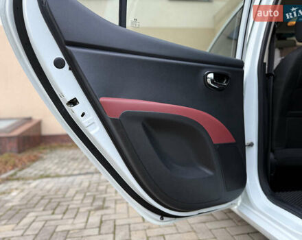 Білий Хендай і10, об'ємом двигуна 1.2 л та пробігом 49 тис. км за 7900 $, фото 95 на Automoto.ua