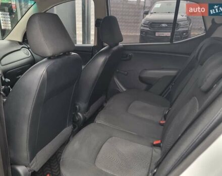 Білий Хендай і10, об'ємом двигуна 1.1 л та пробігом 87 тис. км за 5799 $, фото 43 на Automoto.ua