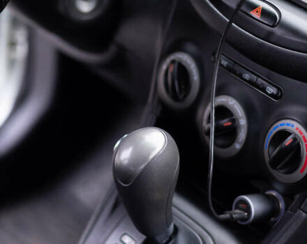 Хендай и10 2013 в Кременчуге на Automoto.ua Белый Хендай и10, объемом двигателя 1.09 л и пробегом 76 тыс. км за 6000 $, фото 11 на Automoto.ua