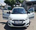 Белый Хендай и10, объемом двигателя 1.1 л и пробегом 247 тыс. км за 3300 $, фото 1 на Automoto.ua