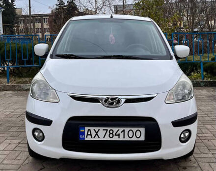 Белый Хендай и10, объемом двигателя 1.1 л и пробегом 169 тыс. км за 5800 $, фото 1 на Automoto.ua